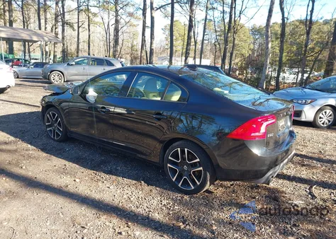 2018 Volvo S60 T5 Dynamic из США, поврежденный, VIN YV126MFL2J2466934